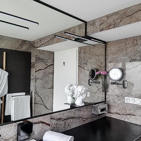 Apartament Moyi *