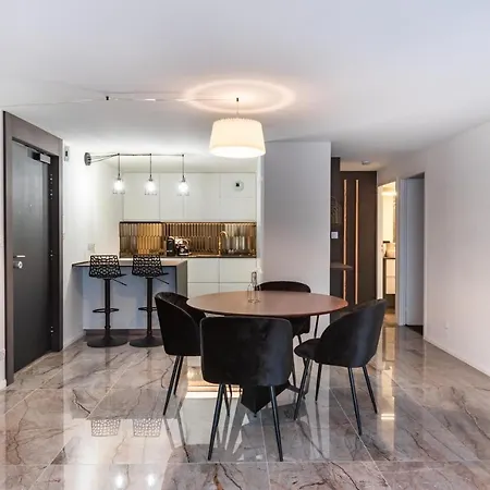 Apartament Moyi